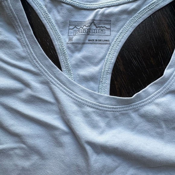 Patagonia light blue tank open in the back size medium - Picture 4 of 4